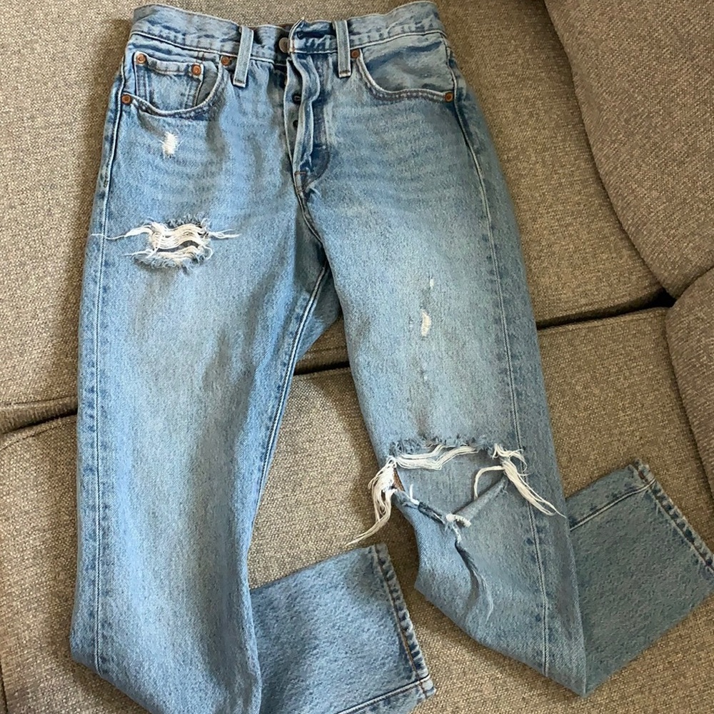 Levis  501 skinny size 25 (no stretch)